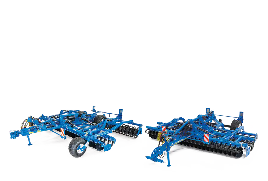 zwei blaue new holland grubber nebeneinander transparent