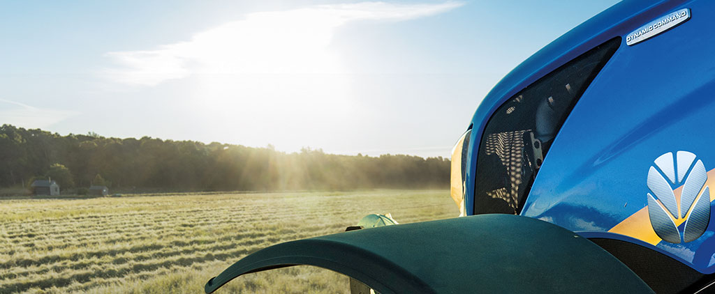 nahaufnahme new holland auf feld